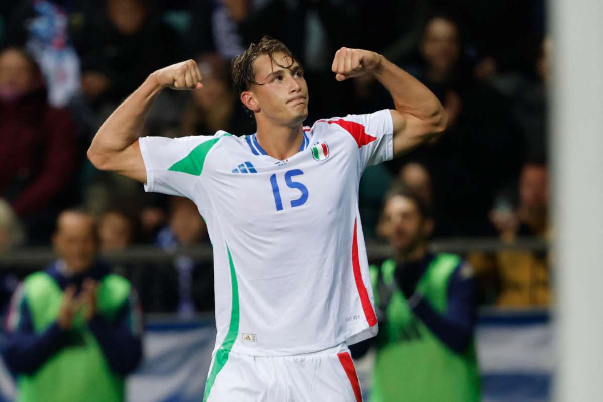 Esposito con la maglia dell'Italia