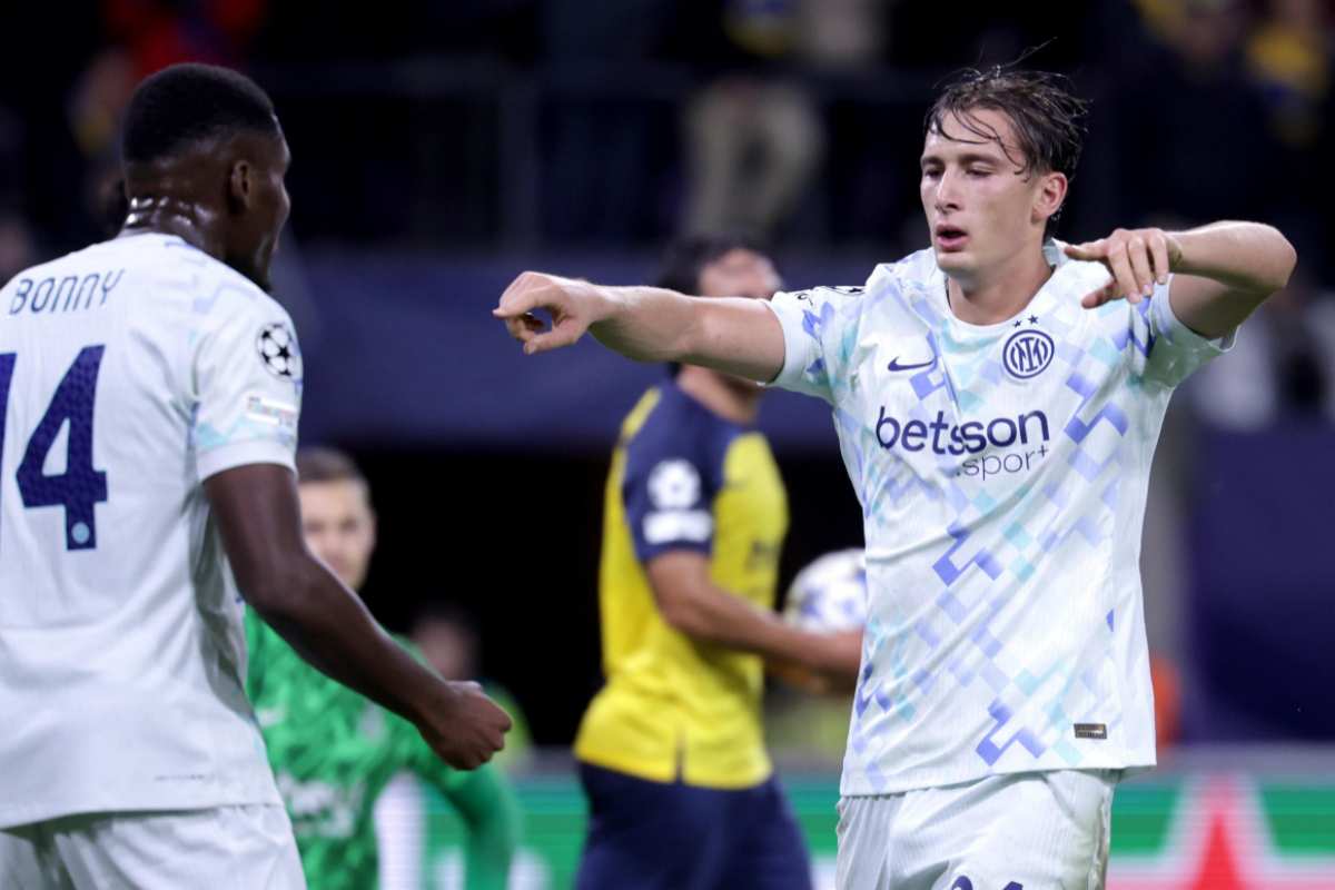 Esposito esulta dopo un gol