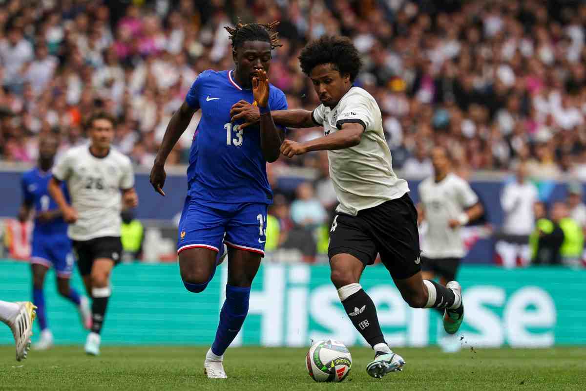 Kone con la maglia della Francia