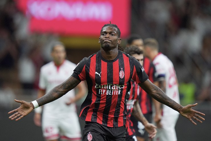 Leao esulta dopo la rete al Bari