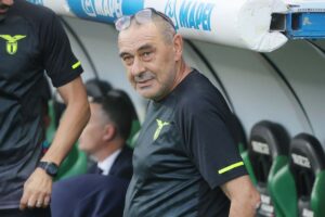 Maurizio Sarri sorridente prima di una gara