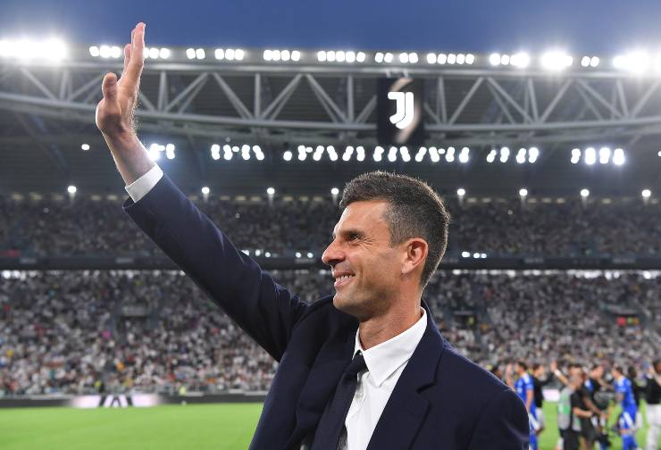 Thiago Motta saluta i tifosi allo Stadium