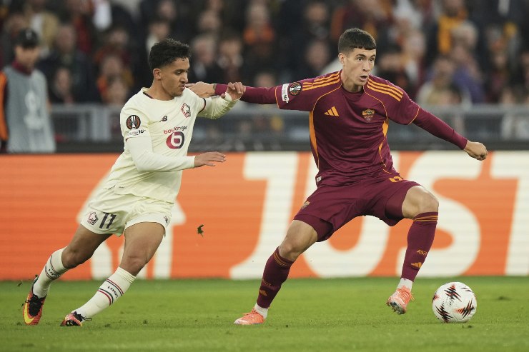 Matias Soulé in azione contro il Lille