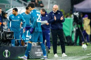 Stefano Pioli catechizza i suoi a Vienna