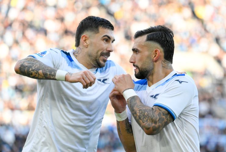 Zaccagni e Castellanos esultano dopo un gol