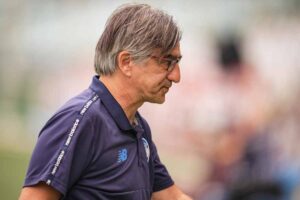Ivan Juric. ripreso di profilo