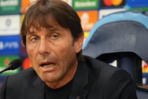 Antonio Conte in conferenza stampa