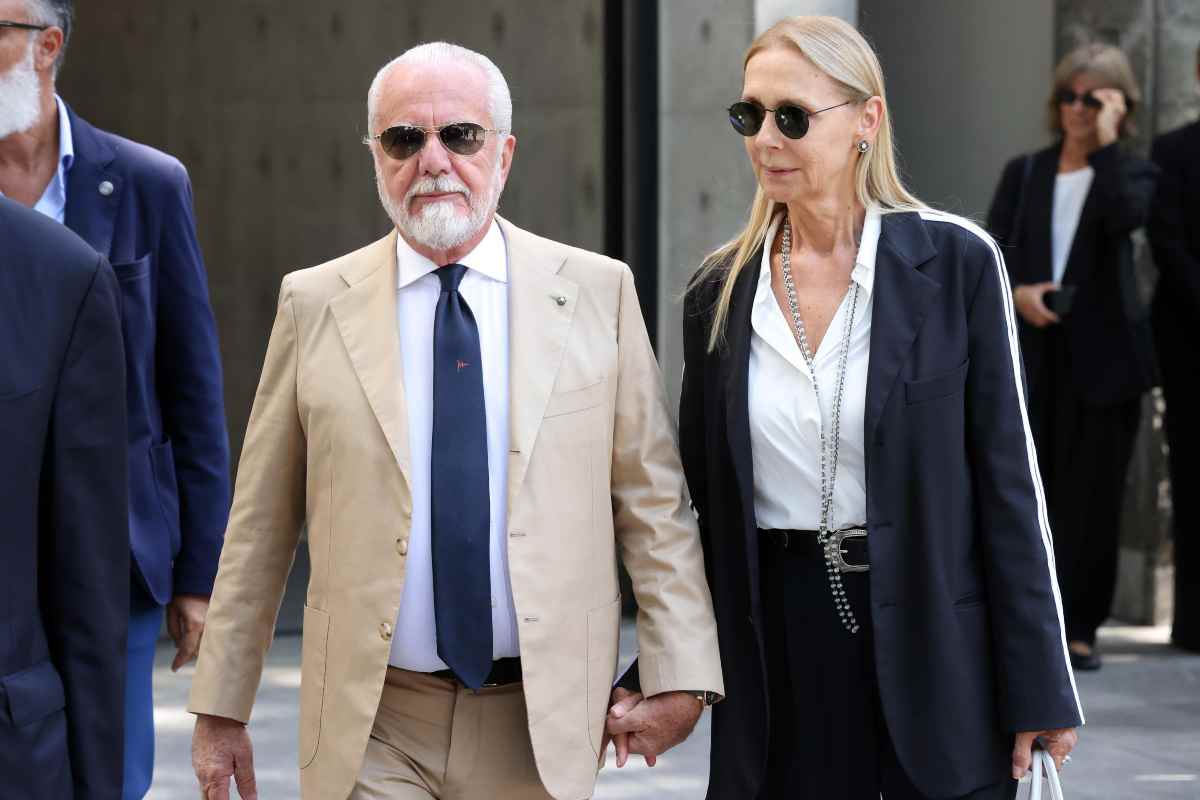 De Laurentiis a spasso con la sua signora