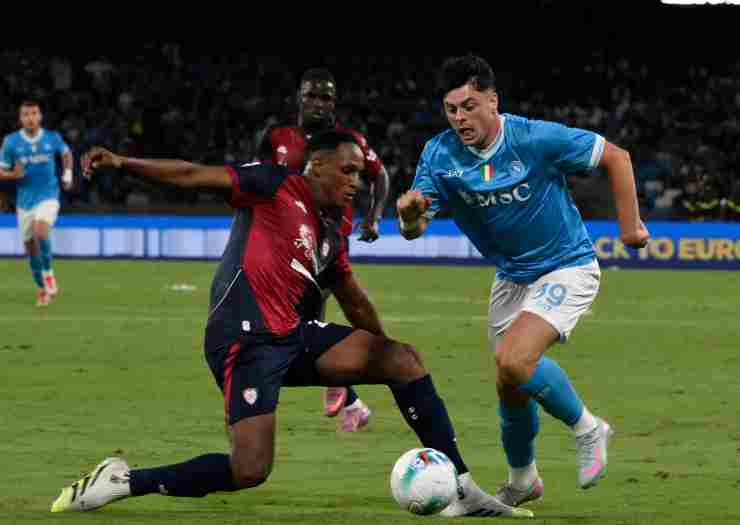 Giuseppe Ambrosino in azione col Napoli