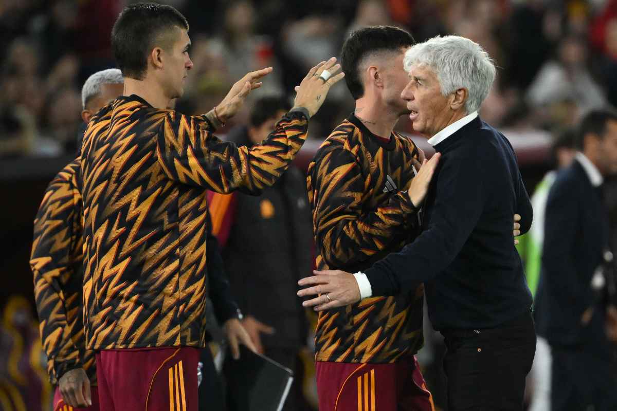 Gasperini saluta i giocatori a fine partita