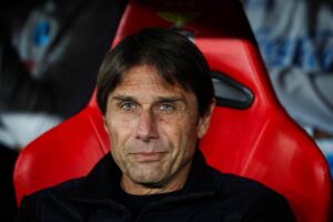 Antonio Conte sulla panchina del Napoli