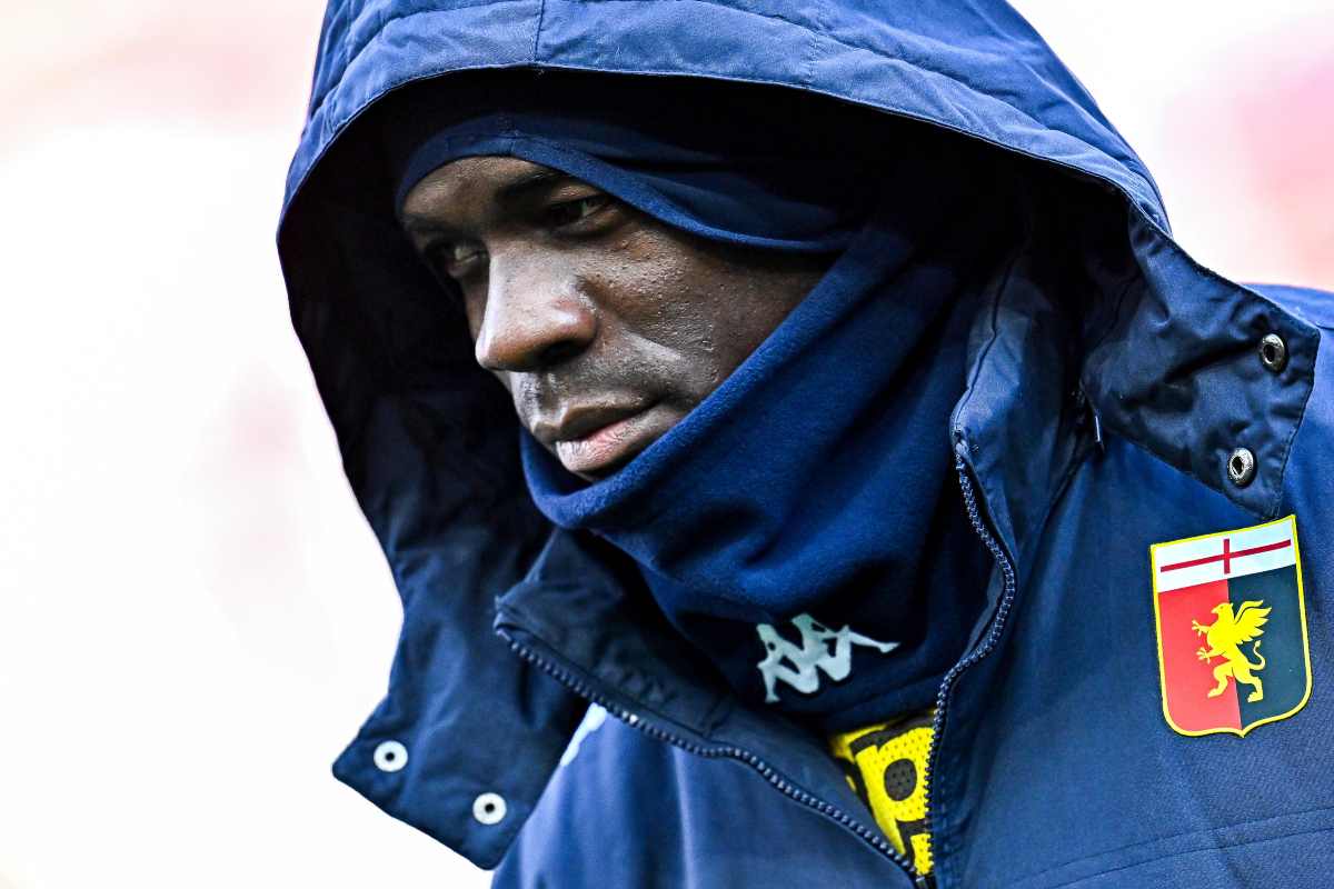 Balotelli con il cappuccio in testa