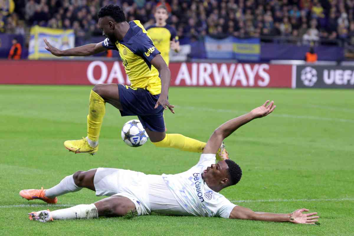 Dumfries con la maglia dell'Inter