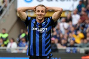 Davide Frattesi con la maglia dell'Inter