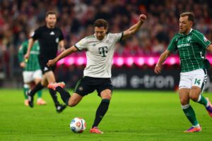 Leon Goretzka al tiro