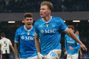 Hojlund esulta dopo il gol segnato alla Juve